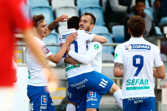 Norrköpings Emir Kujovic och Christopher Nilsson Telo