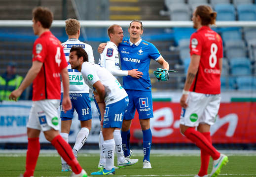 Norrköpings Andreas Johansson och målvakt David Mitov