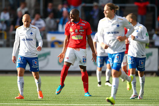 Falkenbergs Hakeem Araba reagerar i matchen mellan