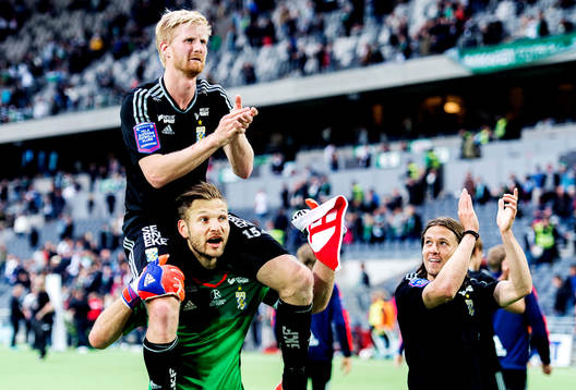 IFK Göteborgs Thomas Mikkelsen, målvakt John Alvbåge och