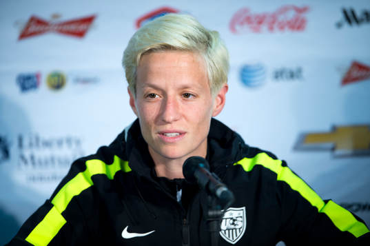 s Megan Rapinoe på en presskonferens innan en träning