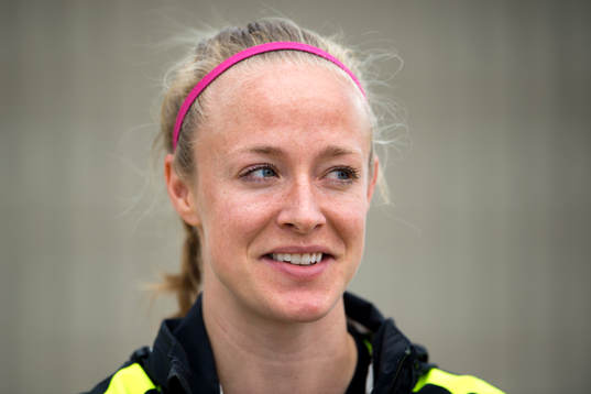 s Becky Sauerbrunn på en presskonferens innan en träning