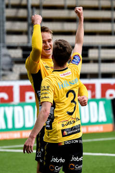Elfsborgs Viktor Prodell och Adam Lundqvist jublar