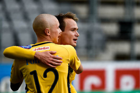 Elfsborgs Viktor Prodell och Sebastian Holmén  jublar