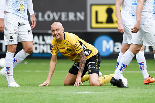 Elfsborgs Sebastian Holmén med tejpad skada