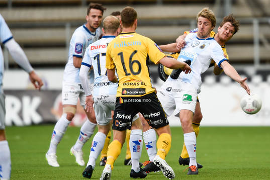Kamp i Gefles försvar mellan Gefles Johan Oremo och