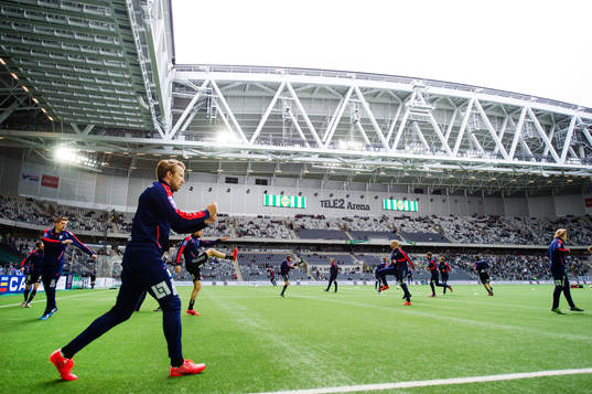 IFK Göteborgs spelare värmer upp på Tele2 arena