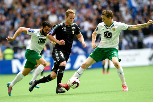 Hammarbys Stefan Batan och Birkir Már Saevarsson och IFK