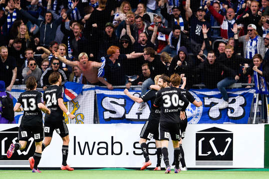 IFK Göteborgs Thomas Mikkelsen jublar