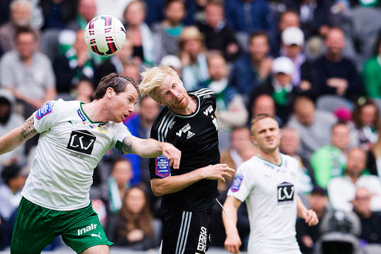 Hammarbys Johan Persson och IFK Göteborgs Thomas Mikkelsen