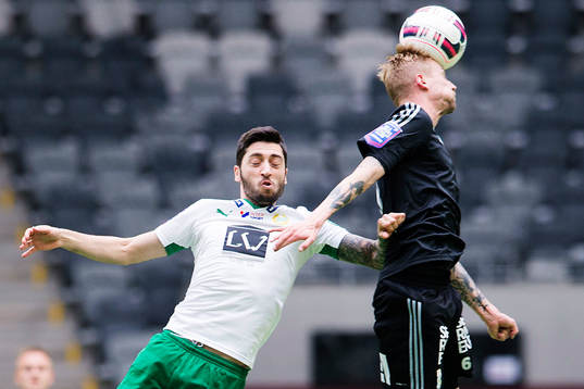 Hammarbys Nahir Besara och IFK Göteborgs Sebastian Eriksson