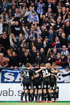 IFK Göteborgs spelare jublar