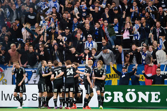 IFK Göteborgs spelare jublar