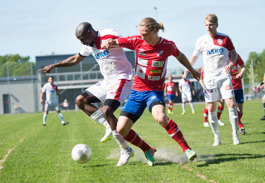 Assyriskas Jimmy Dixon och Höganäs Måns Carlsen i