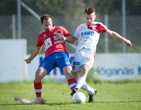 Höganäs Kastriot Sogajeva och Assyriskas Meriton Qoraj i