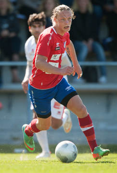 Höganäs Måns Carlsen i matchen i division 2 Västra