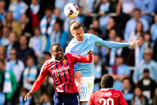 Djurgårdens Nyasha Mushekwi och Malmö FFs Erik Johansson