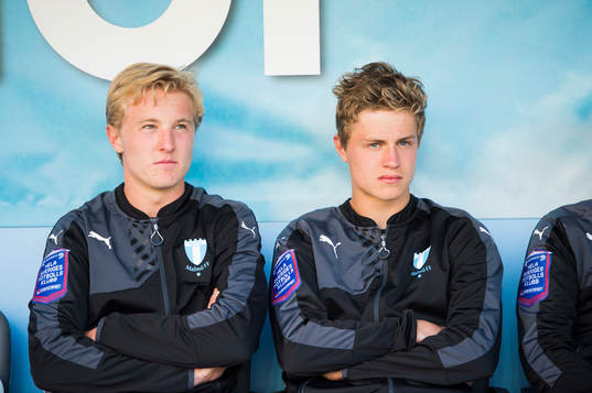 Malmö FFs Franz Brorsson och Mattias Svanberg på bänken