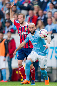 Djurgårdens Alexander Faltsetas och Malmö FFs Guillermo