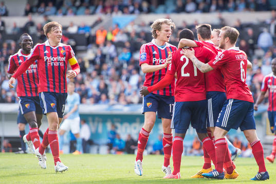 Djurgårdens firar Nyasha Mushekwi gjort 0-1