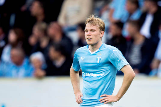 Malmö FFs Oscar Lewicki deppar