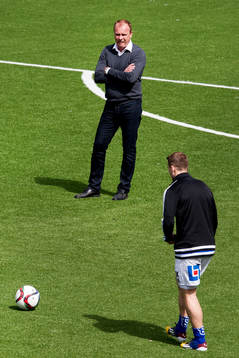Sundsvalls tränare Roger Franzen innan fotbollsmatchen i