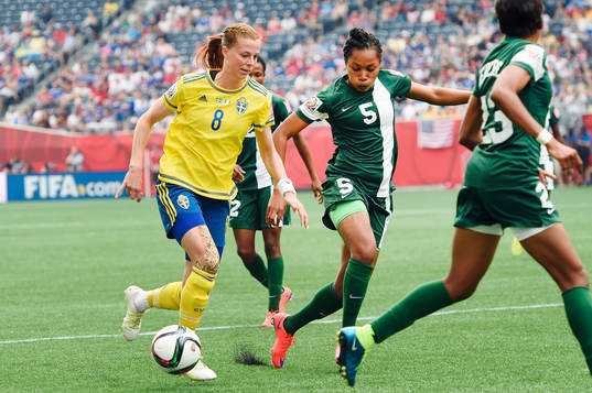 Sveriges Lotta Schelin och Nigerias Onome Ebi