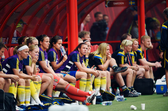 Sveriges Jessica Samuelsson på bänken