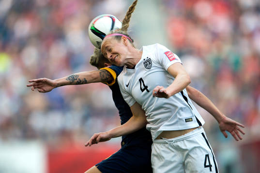 s Becky Sauerbrunn i nickduell