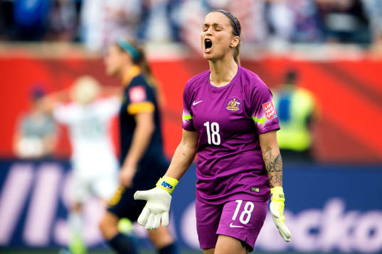 Australiens målvakt Melissa Barbieri deppar
