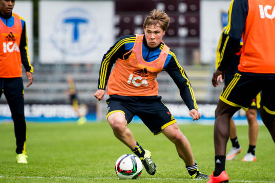Sveriges Simon Tibbling
