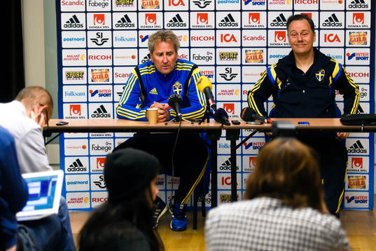 Sveriges förbundskapten Erik Hamrén och presschef Niklas