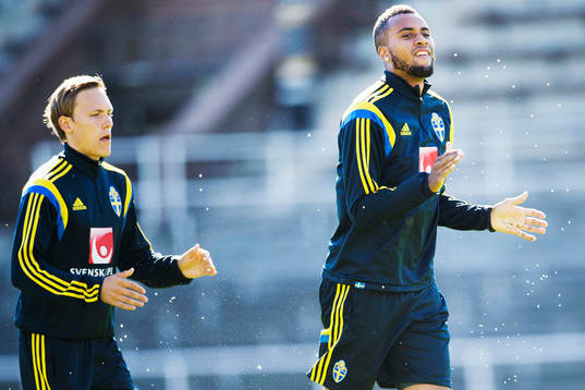Sveriges Ludvig Augustinsson och Isaac Kiese Thelin