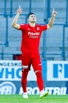 Utsiktens Luka Mijaljevic jublar