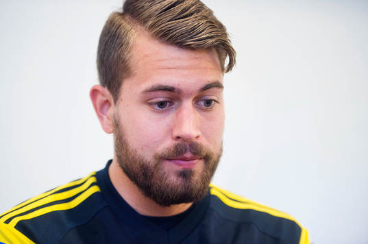 Sveriges Kristoffer Nordfeldt pratar med media