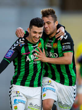 GAIS Petri Zhubi jublar ihop med Malkolm Moenza