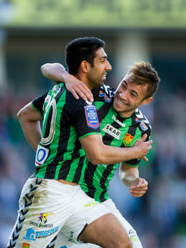 GAIS Sandeep Mankoo och Malkolm Moenza jublar