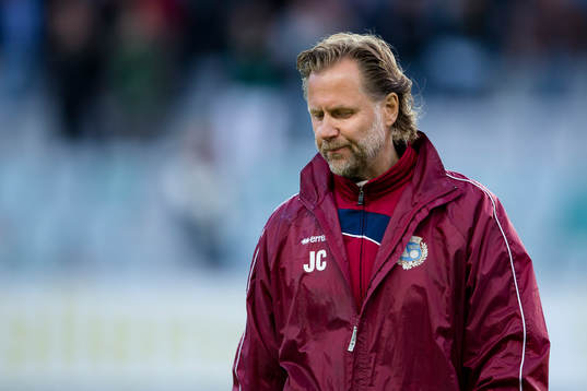 Utsiktens tränare Janne Carlsson deppar