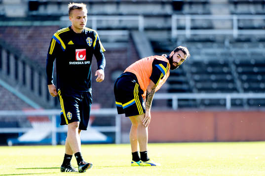 Sveriges Pierre Bengtsson och Jimmy Durmaz