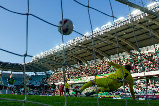GAIS  Patrik Ingelsten skjuter in 5-2 på straff bakom