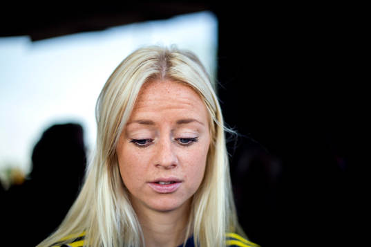 Sveriges Amanda Ilestedt blir intervjuad