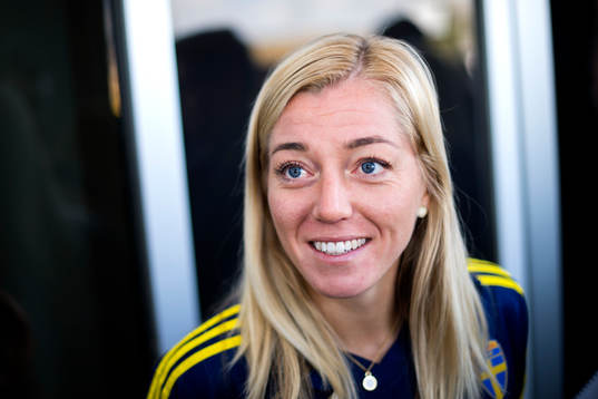 Sveriges Linda Sembrant blir intervjuad