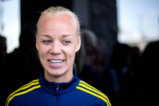 Sveriges Caroline Seger blir intervjuad