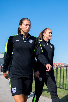 s Tobin Heath och Alex Morgan