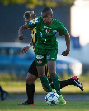 Prespa Birliks Noah Manna i DM-matchen mellan IFK
