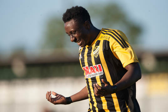 IFK Hässleholms Waxiu Shehu i DM-matchen mellan IFK