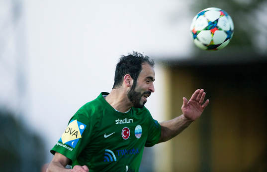 Prespa Birliks Adnan Gerzic i DM-matchen mellan IFK