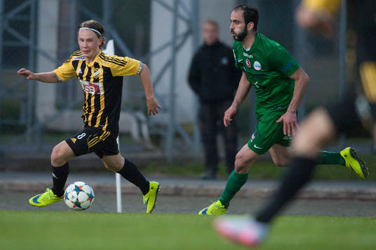 IFK Hässleholms Theo Ekström i DM-matchen mellan IFK
