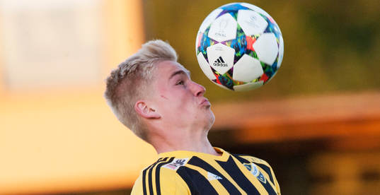 IFK Hässleholms Linus Svensson i DM-matchen mellan IFK