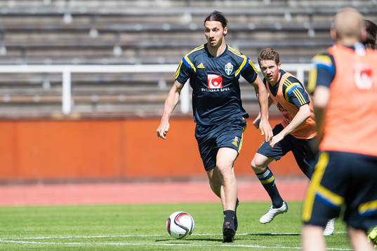 Sveriges Zlatan Ibrahimovic och Marcus Rohdén